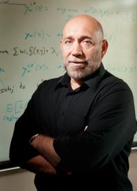 Illinois computer science professor Dan Roth