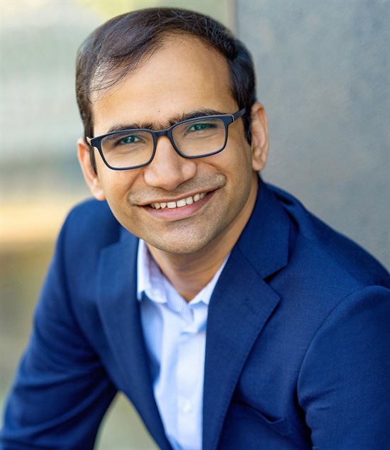 Illinois CS professor Deepak Vasisht earned the GOLD Award from his alma mater, the Indian Institute of Technology Delhi, which reflects his success in both research and teaching.